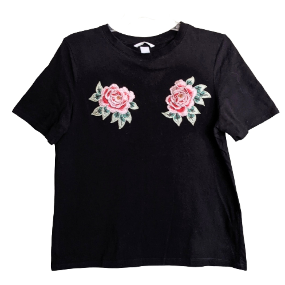 H&M T-shirt Black Embroidered Pink Rosette Appliques Crew Neck